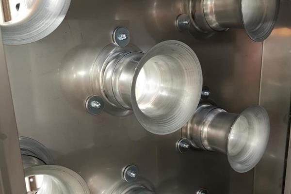 Air shower nozzle used for drying